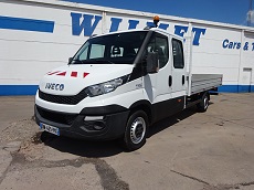 IVECO 35S13D – EURO 5b – DOUBLE CABINE – PLATEAU A RIDELLES DE 4.00 M – 75.000 KMS – PERMIS B